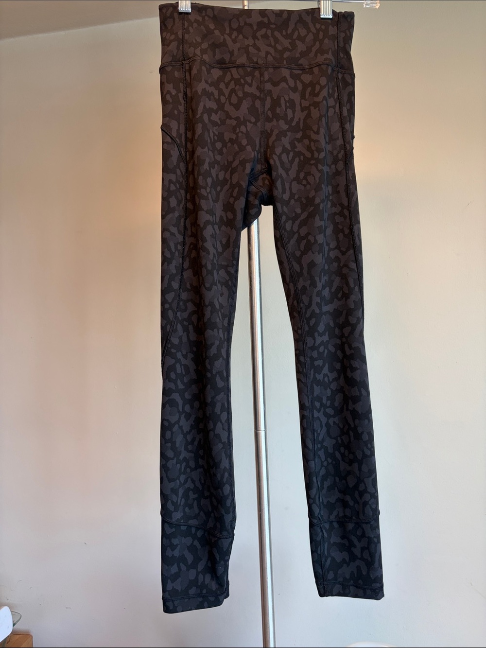 Lululemon Align Pant II 25"
Formation Camo Multi size 4